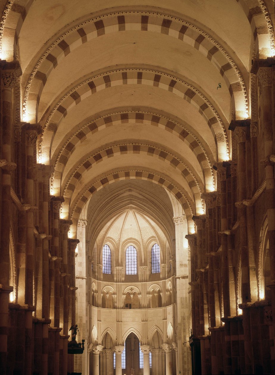 Interior de la Catedral de Vezelay de Romanesque