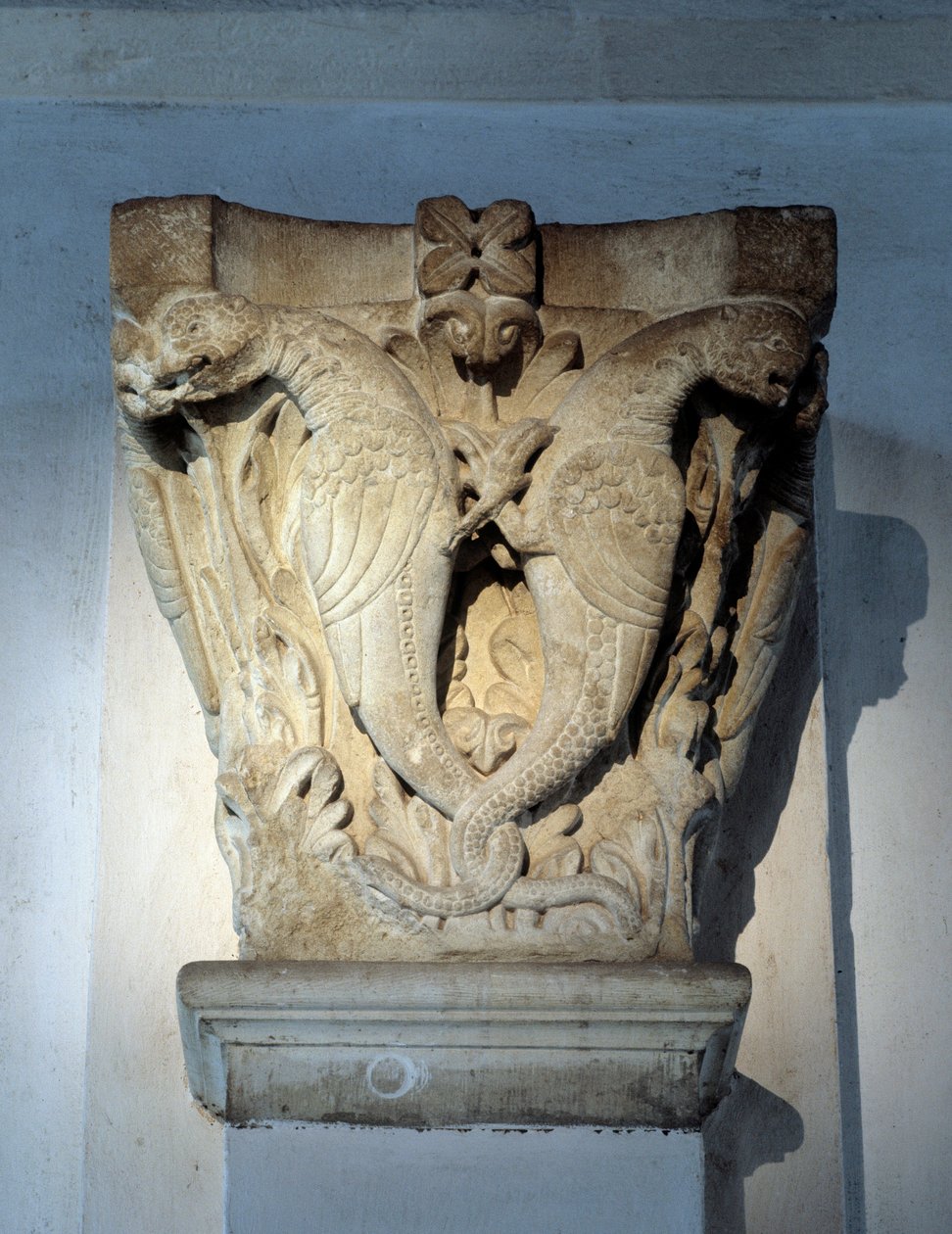 Monstruos, Capitel del coro de Romanesque