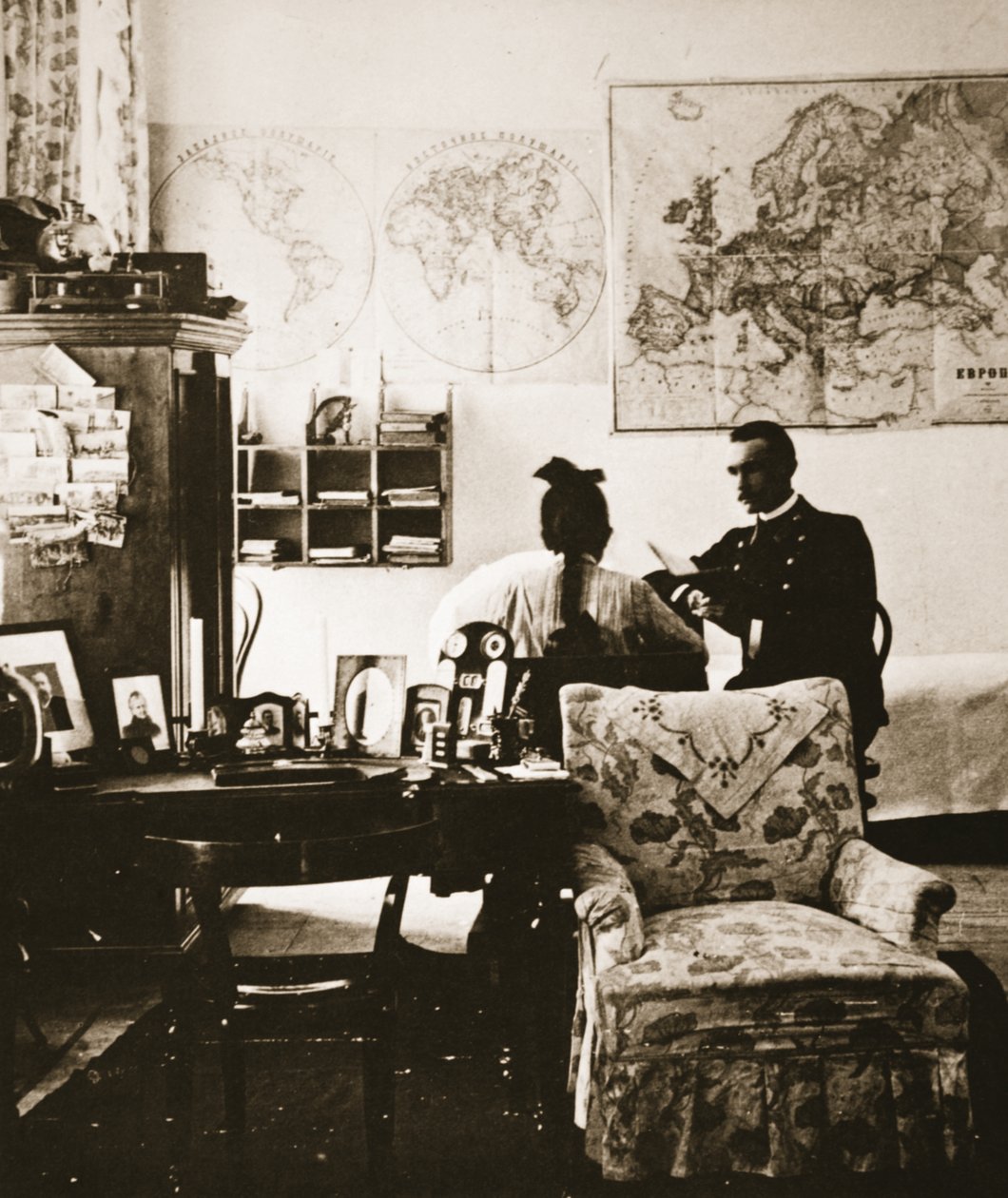La Princesa Sophie Trubetskoy con su maestro, mediados de la década de 1890 de Russian Photographer
