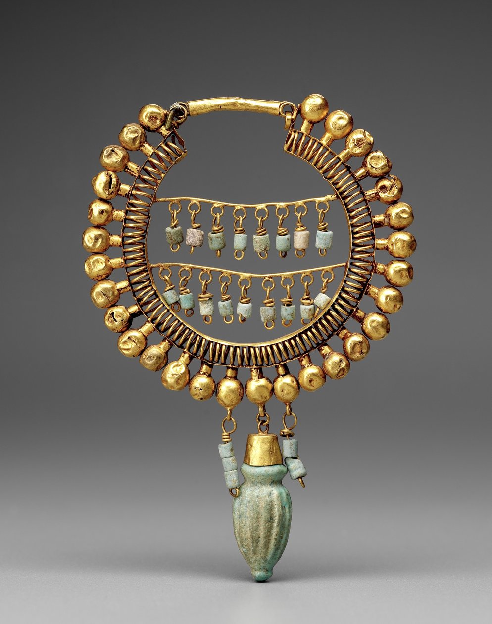 Pendiente, 550-330 a.C. (oro y fayenza) de School Persian