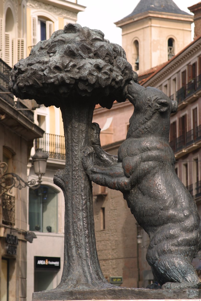El Oso y el Madroño (bronce) de School Spanish