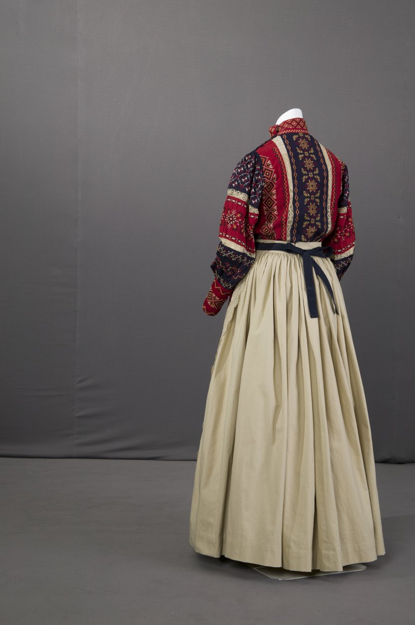 Conjunto de boda ucraniano de School Ukranian