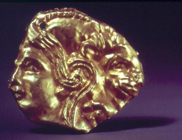 Cabeza de un joven y león de Scythian