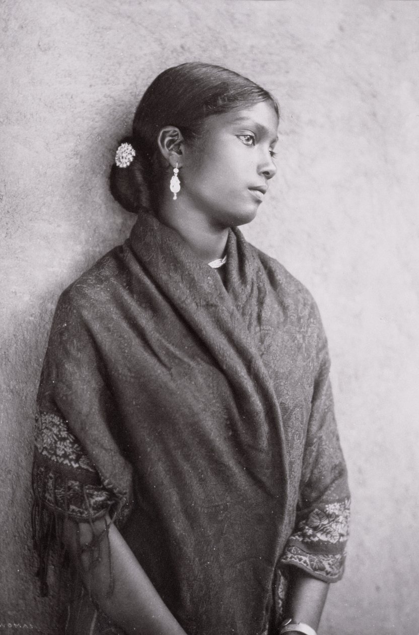 Belleza cingalesa, c.1875 de Skeen and Co.
