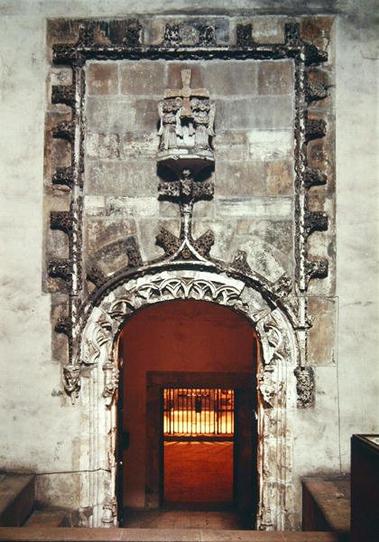 Entrada a la Cámara Santa de Spanish School
