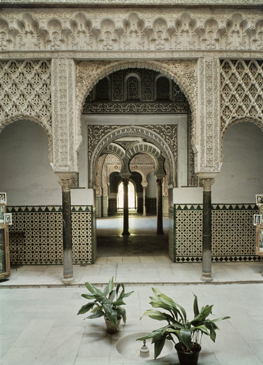 Patio de las Muñecas, siglos XII-XIV de Spanish School