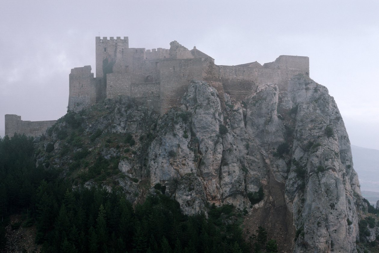 Vista del castillo de Loarre, construido en los siglos XI-XIII de Spanish School