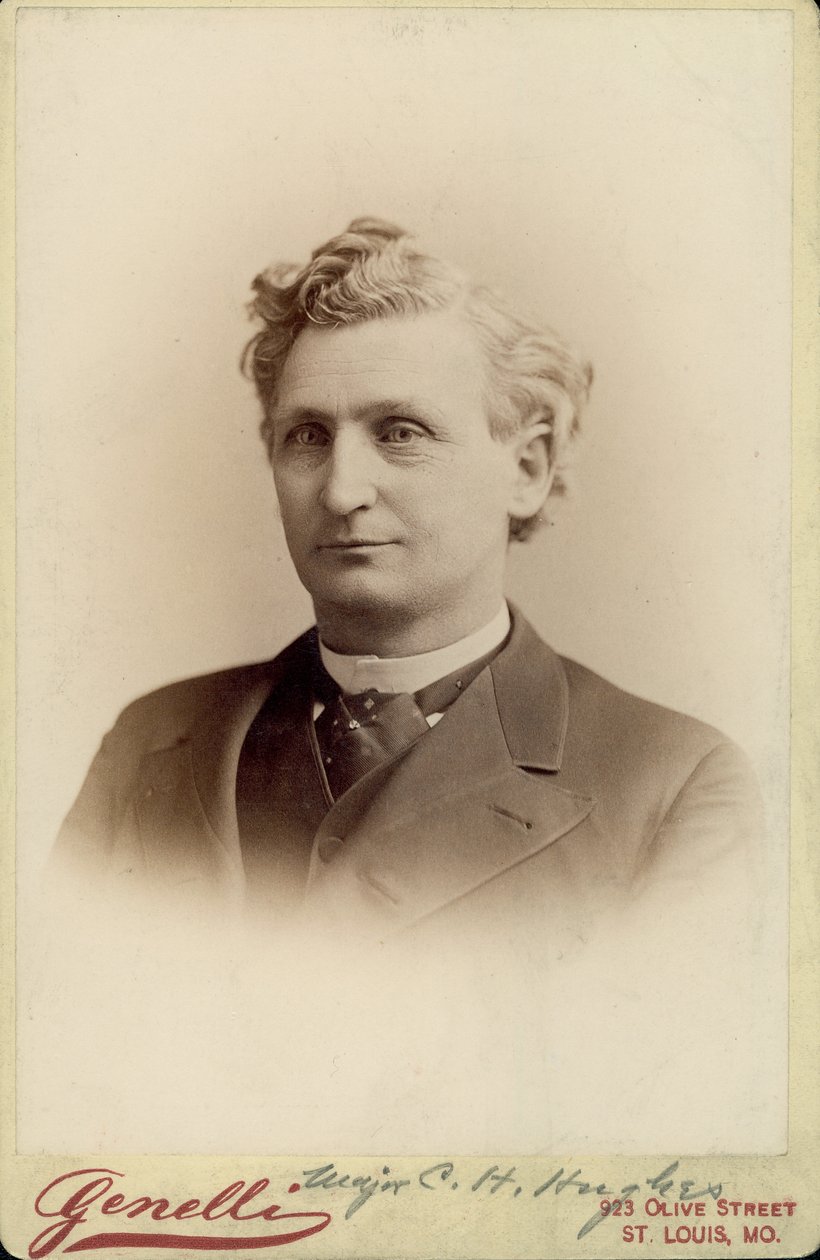 Retrato busto del Dr. Charles Hamilton Hughes con traje de St. Louis Genelli