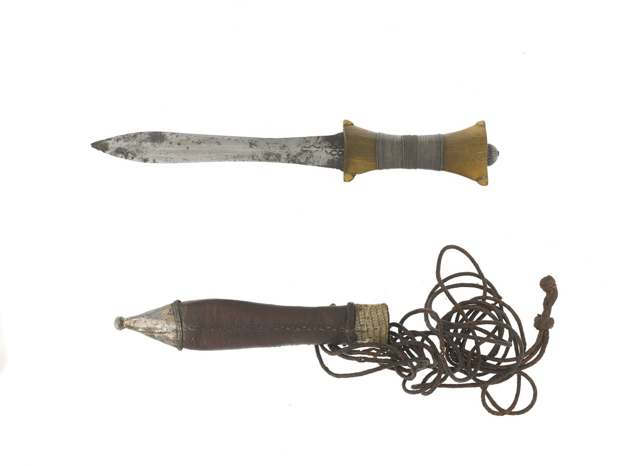 Cuchillo de brazo y funda de Sudanese School