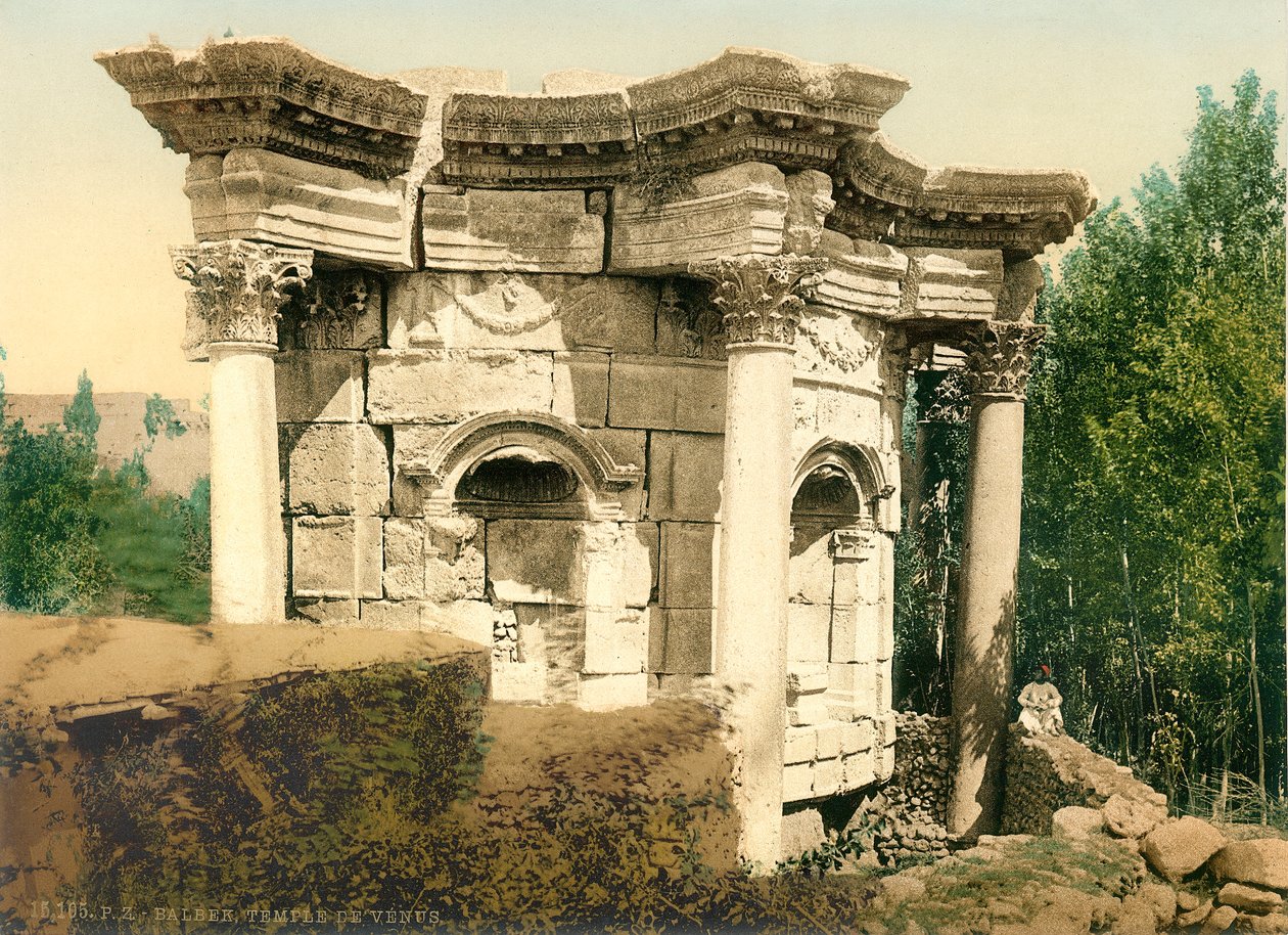 El único templo circular en Baalbek, conocido como el Templo de Venus, c.1880-1900 de Swiss Photographer