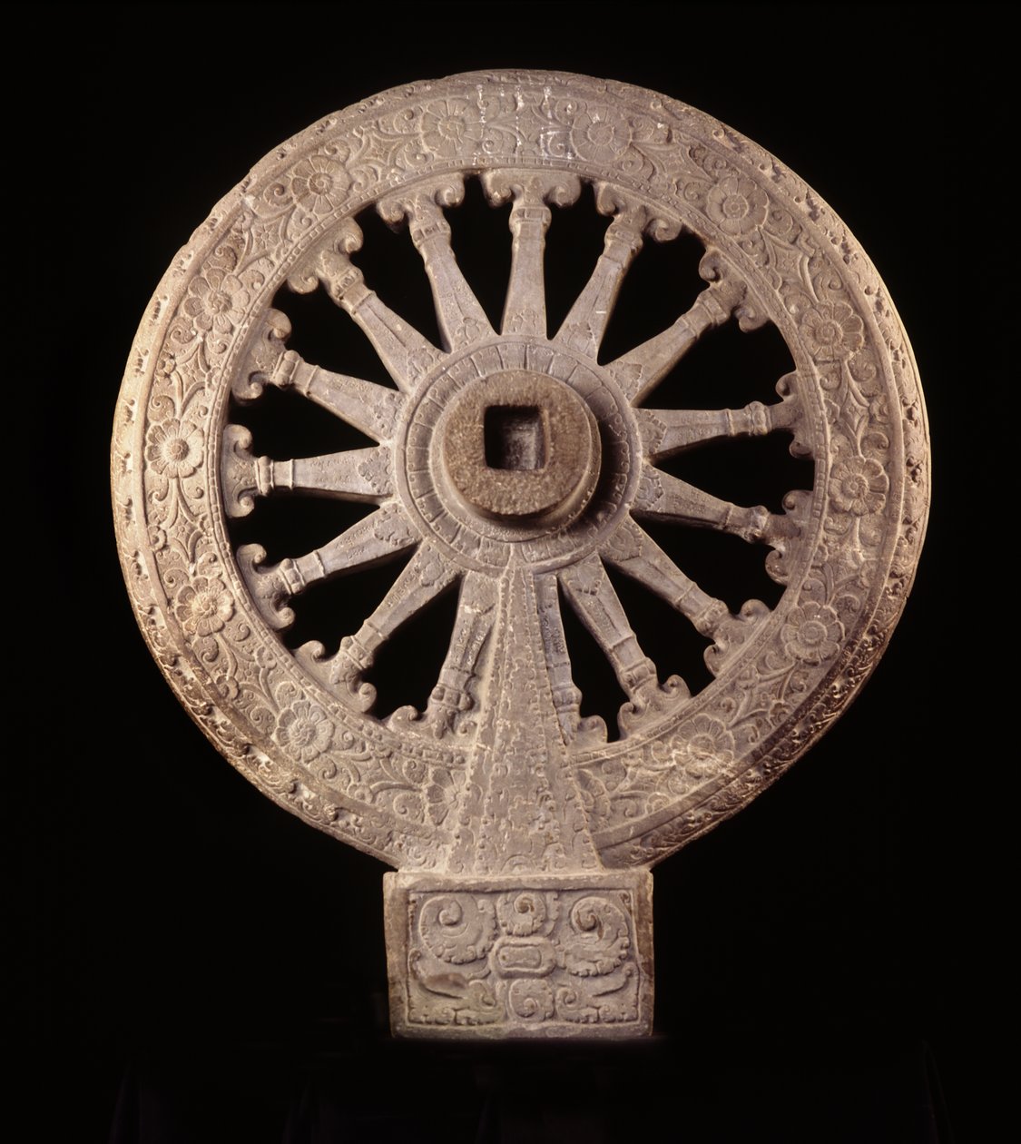 Rueda de la Ley, Período Davaravati de Thai School