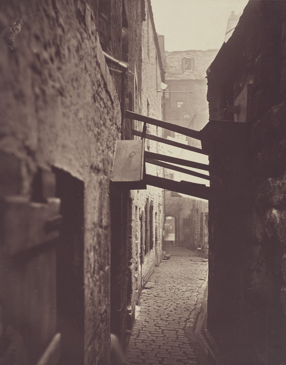 Close, nº 83 de High Street. de Thomas Annan