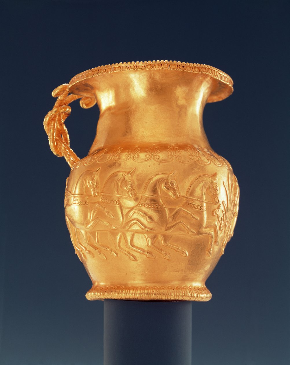 Taza, c.380-350 a.C. (oro) de Thracian