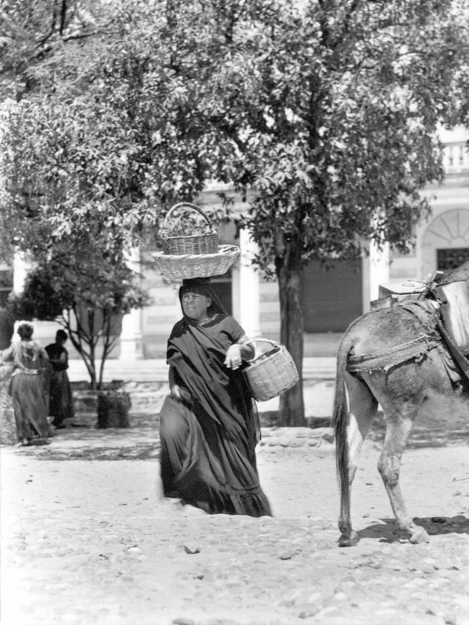 Mujer en Tehuantepec, México, 1929 de Tina Modotti