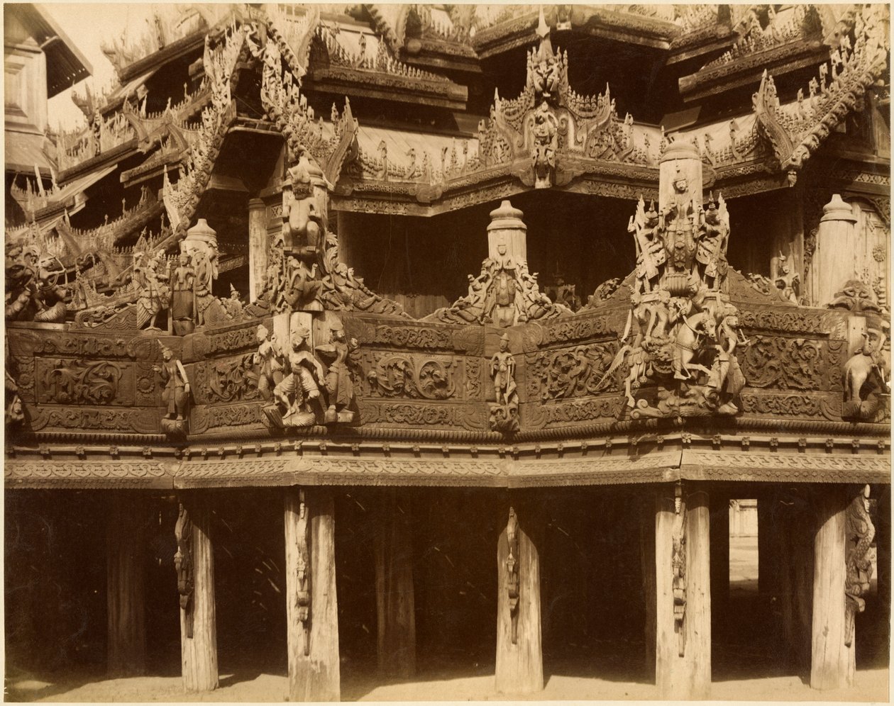 Monasterio o pagoda, (detalle), probablemente Mandalay, finales del siglo XIX de Unbekannt Unbekannt
