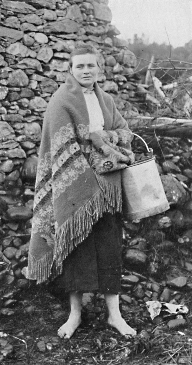Una chica campesina de Killarney, Irlanda, 1912 de Unbekannt