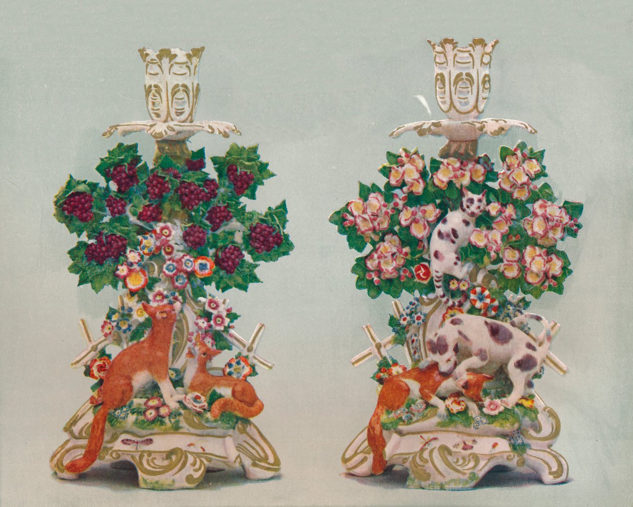 Un Par de Candelabros de Chelsea, siglo XVIII de Unbekannt