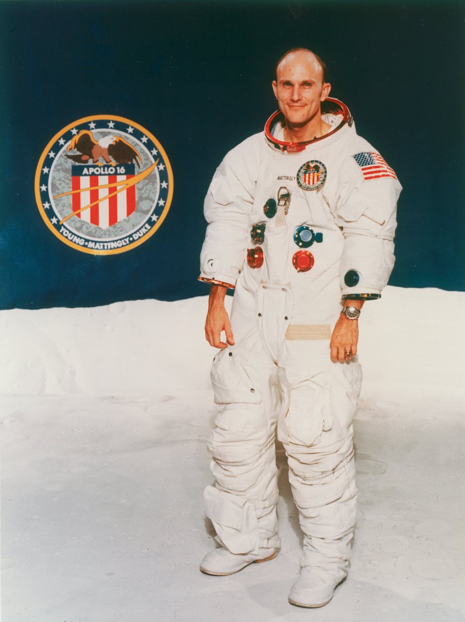Astronauta de Apollo 16 Thomas Mattingly en traje espacial, 1971 de Unbekannt