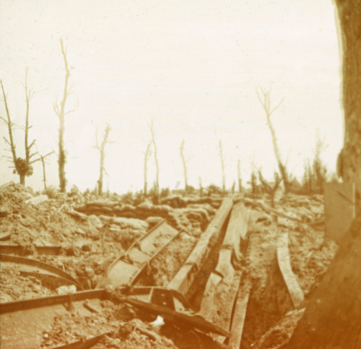 Orillas del río Yser, Diksmuide, Bélgica, c. 1914-c. 1918 de Unbekannt