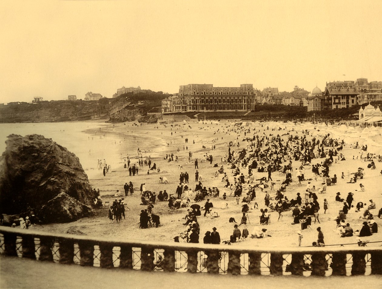 Biarritz - A la Grande Plage, c. 1930 de Unbekannt