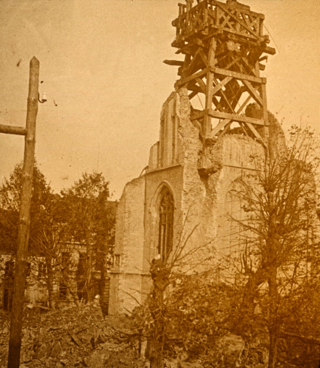 Iglesia Dañada, c1914-c1918 de Unbekannt