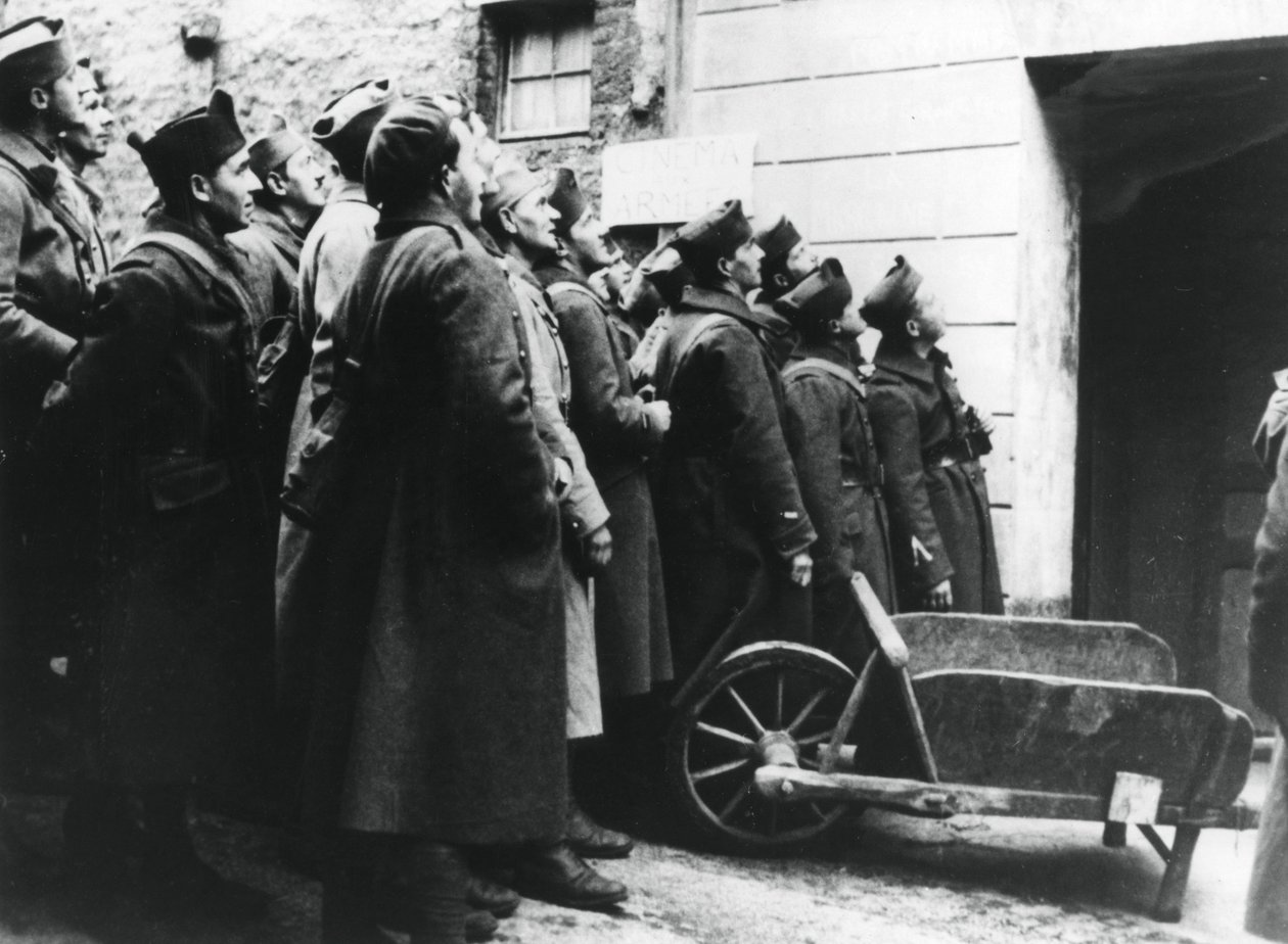 Soldados franceses en un cine del ejército, Francia de Unbekannt