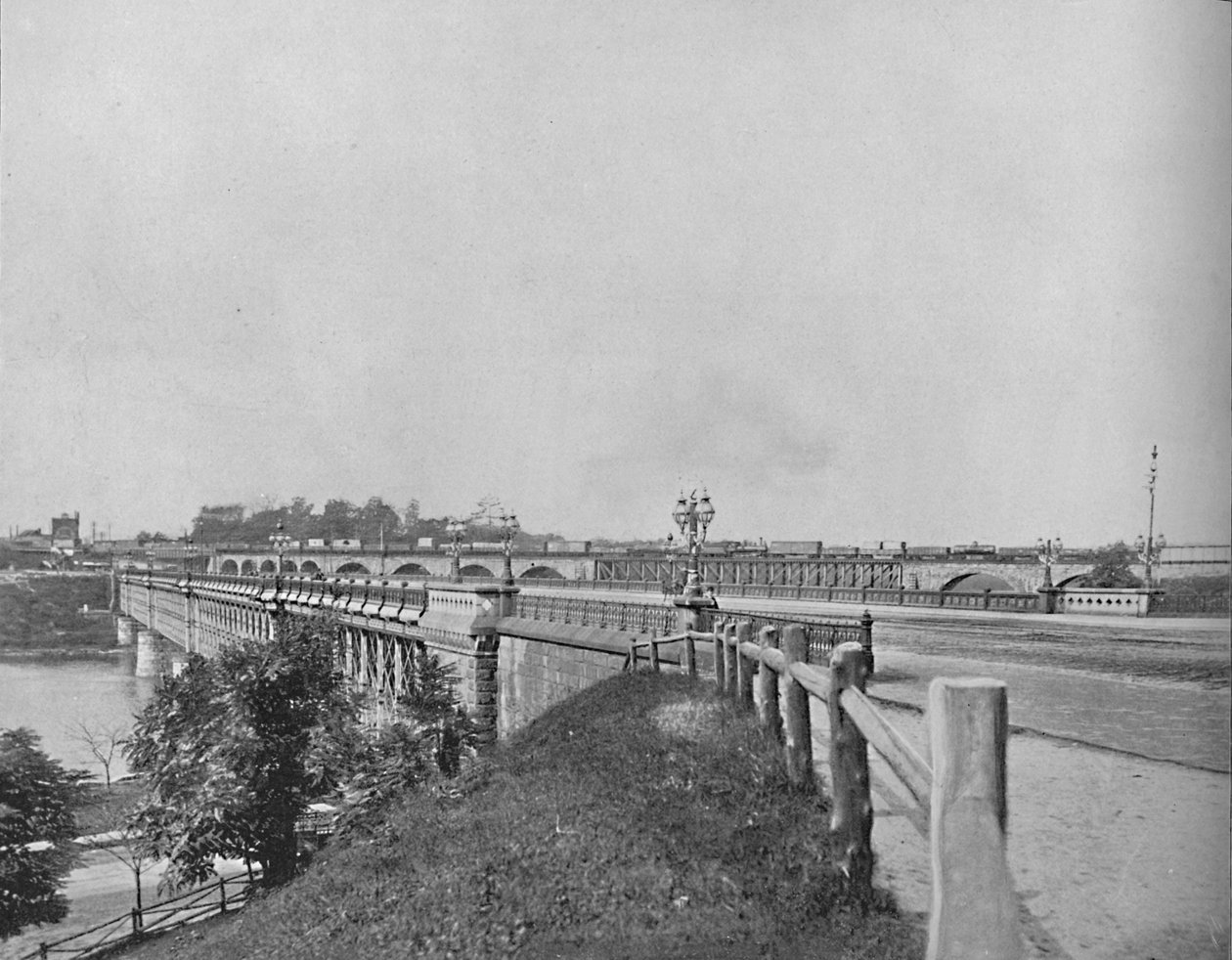 Puente de la Avenida Girard, Filadelfia, c1897 de Unbekannt