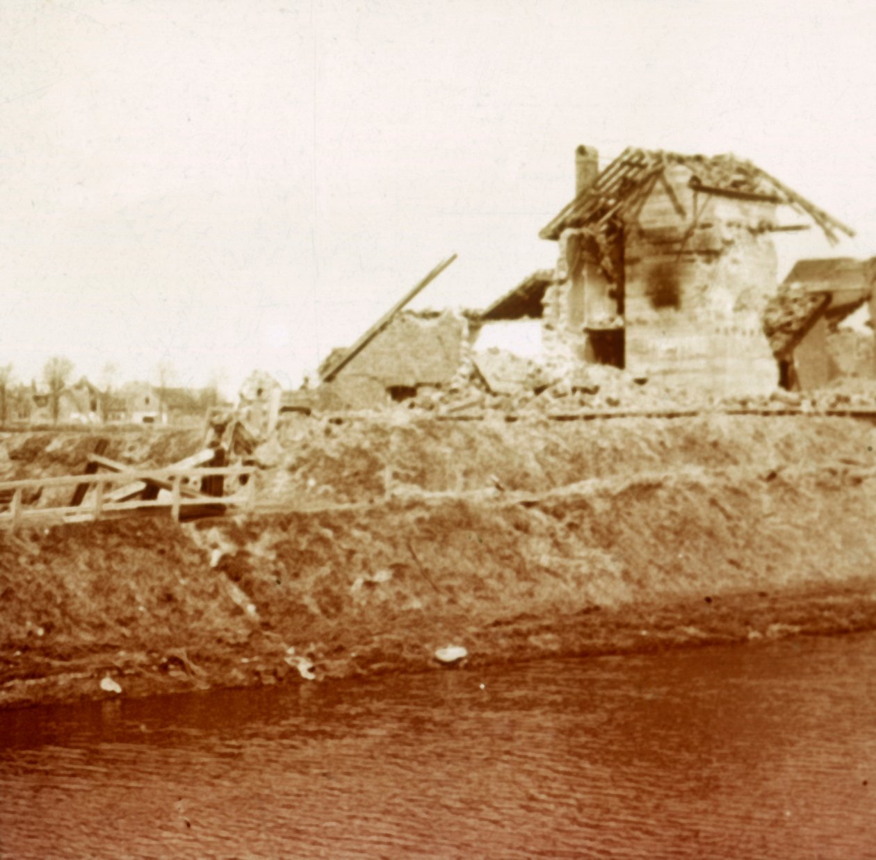 Casa del Guardián de la Exclusa, Nieuwpoort, Flandes, Bélgica, c1914-c1918 de Unbekannt