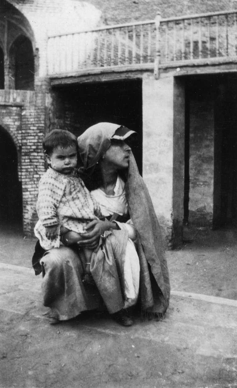 Mujer persa y niño, 1917-1919 de Unbekannt