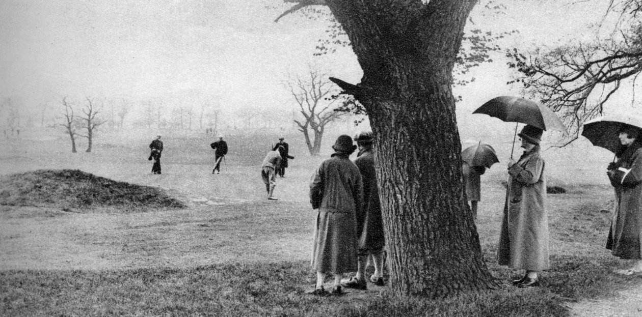 Jugando golf en Tooting Bec Common, Londres de Unbekannt