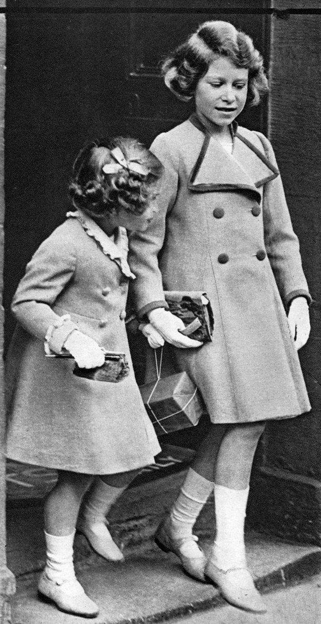 Princesa Isabel y su hermana, c1936 de Unbekannt