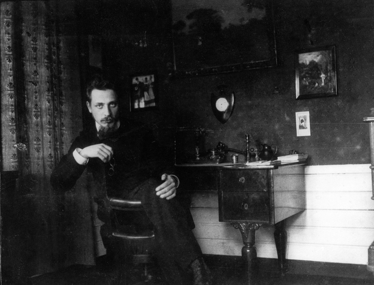 Rainer Maria Rilke en su estudio de Unbekannt
