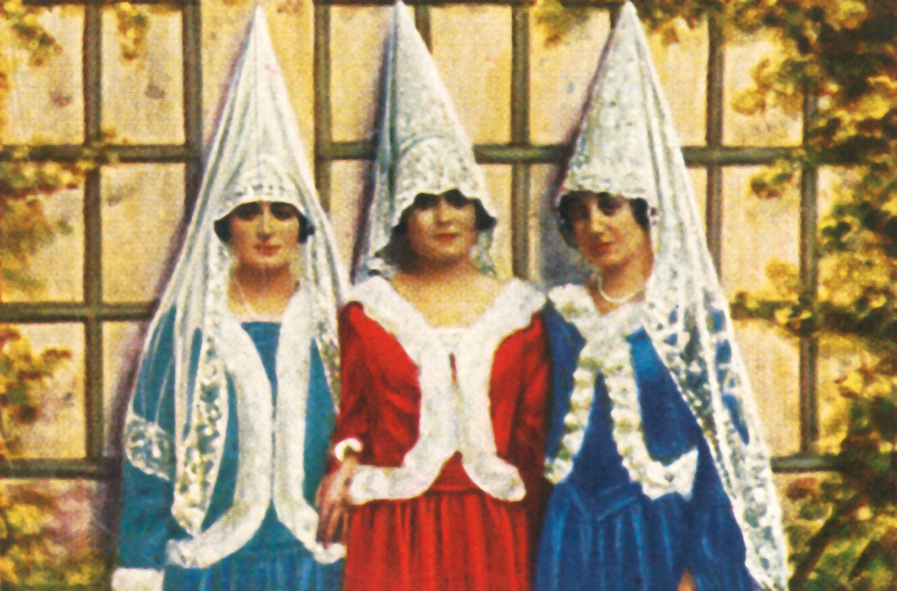 Mujeres españolas con mantillas, c1928 de Unbekannt