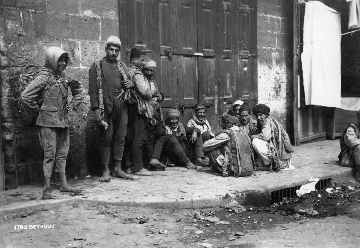 Escena callejera, Beirut, Líbano, c. 1920s-c. 1930s de Unbekannt