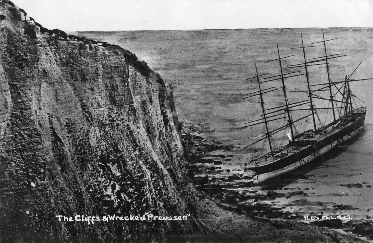 Los acantilados y el Preussen naufragado, Dover, siglo XX de Unbekannt