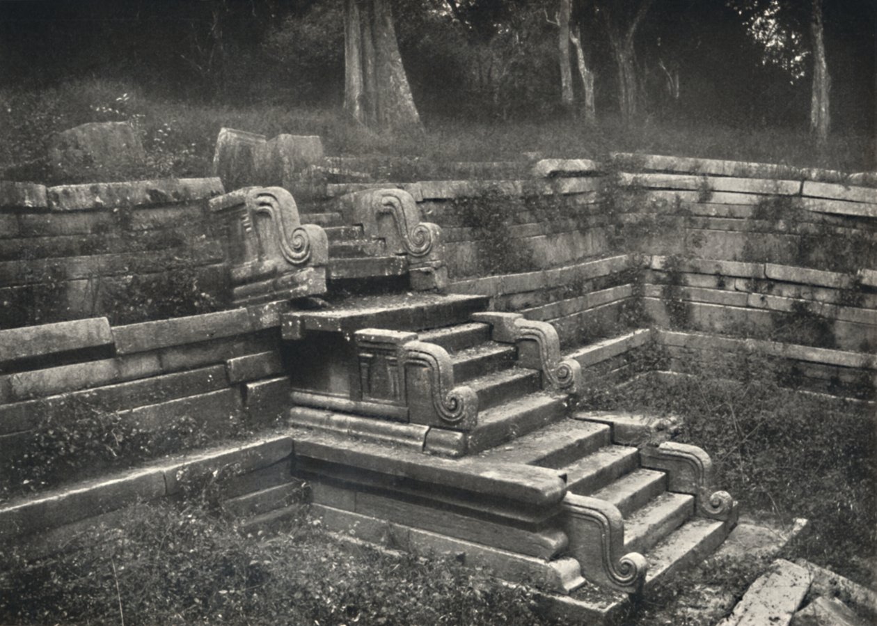 Escalera en un estanque de baño de ladrillo, Anuradhapura, 1926 de Unbekannt