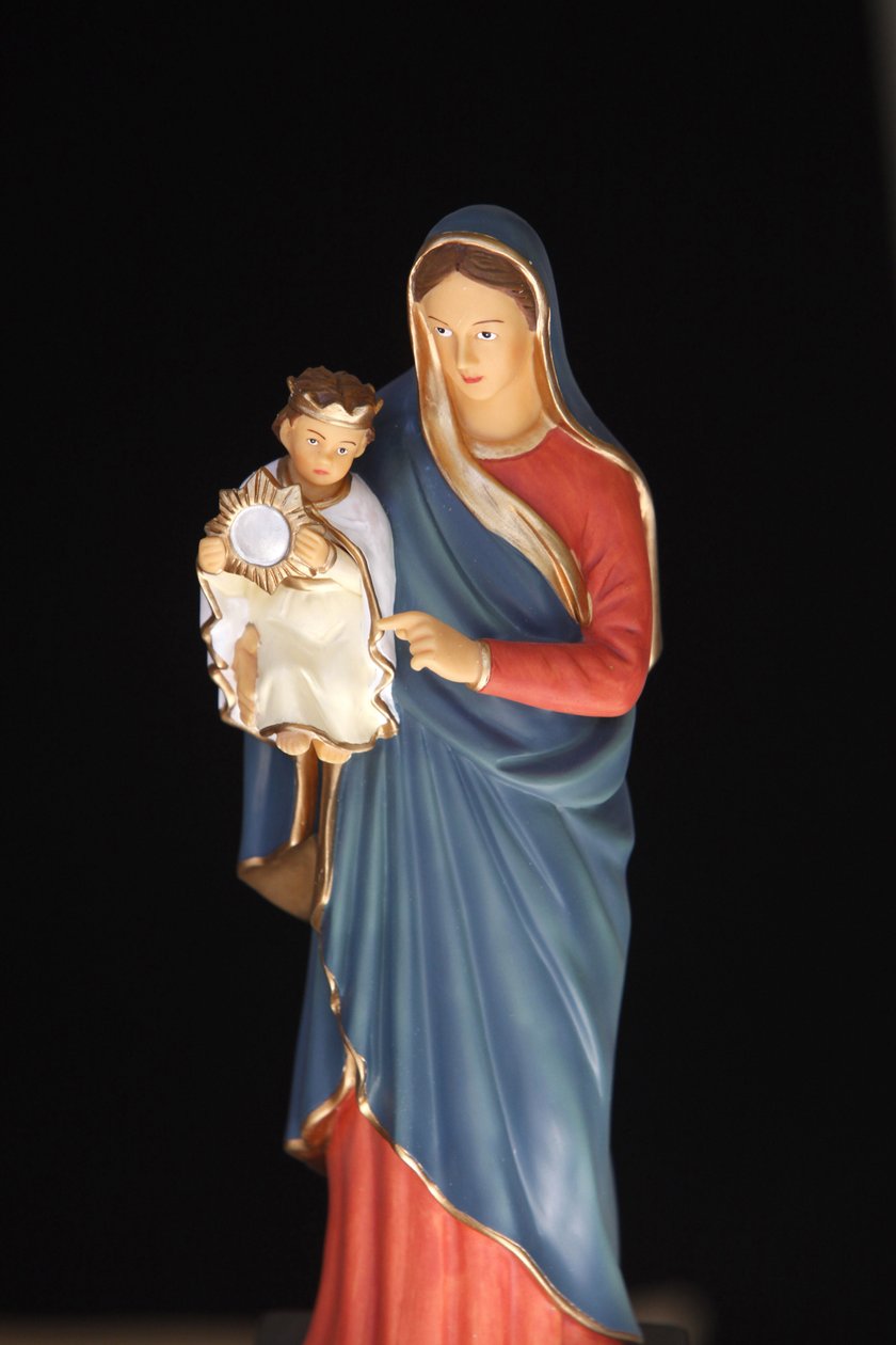 Estatua de la Virgen y el niño Madrid España de Unbekannt