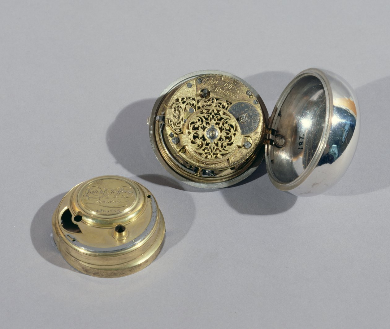 Placa trasera de un reloj, por John Jefferys de Unbekannt