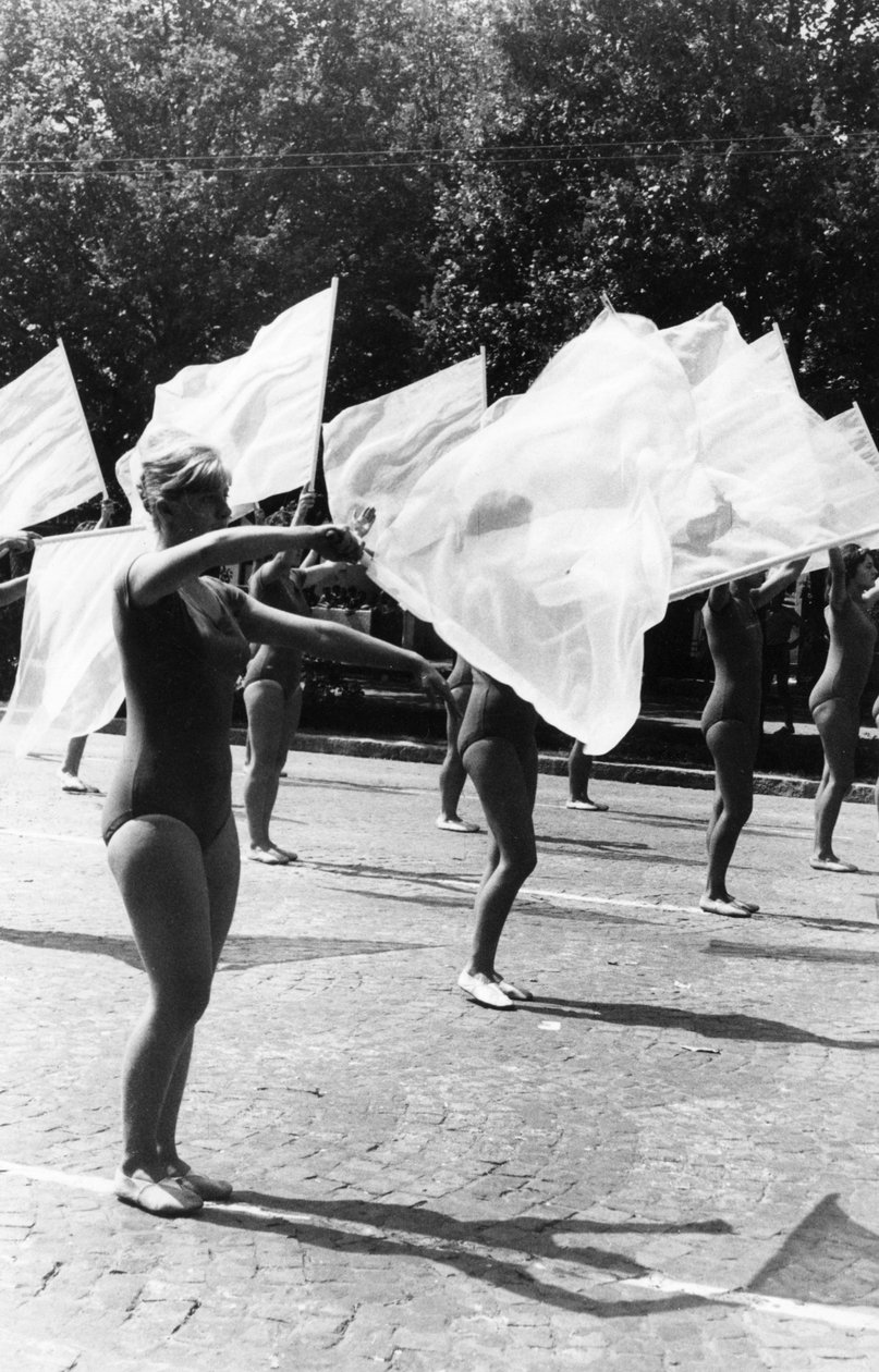 Desfile de gimnastas en Bucarest. de Unbekannt