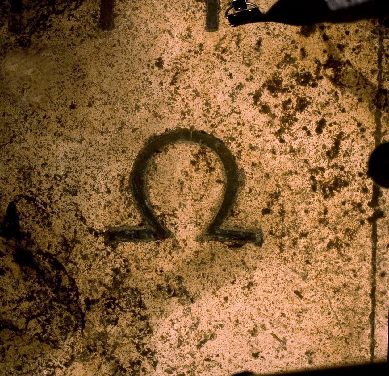 Símbolo Omega en el Reloj de Sol de Augusto de Unbekannt