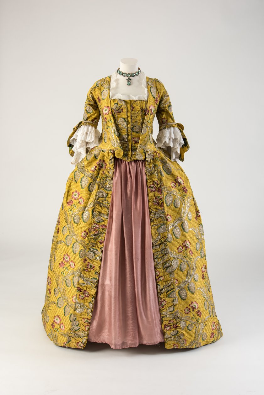 Bata a la francesa de seda tejida en amarillo y dorado, 1760s de Unbekannt Unbekannt