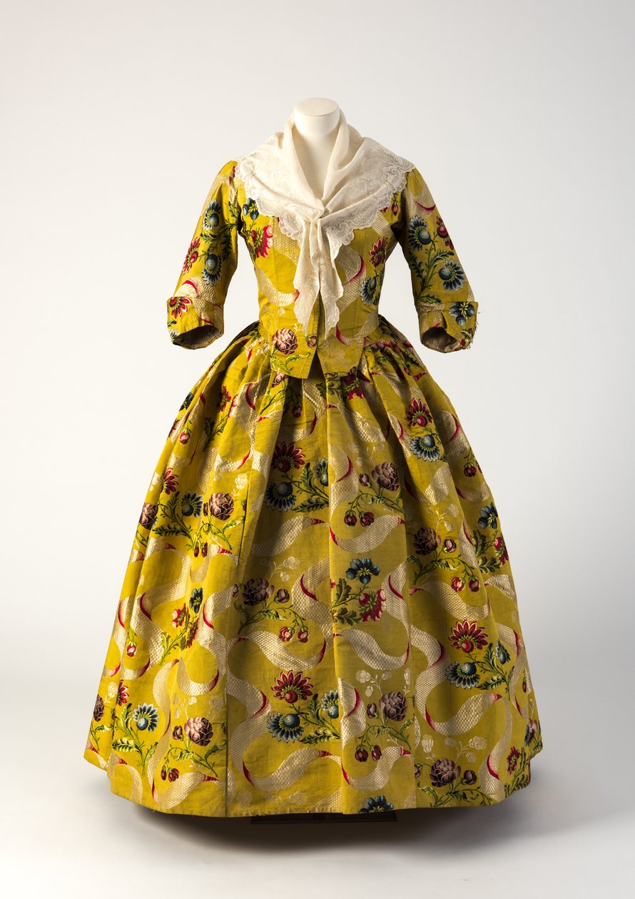 Bata cerrada de seda tejida en brocado amarillo, rojo y azul, 1740s de Unbekannt Unbekannt