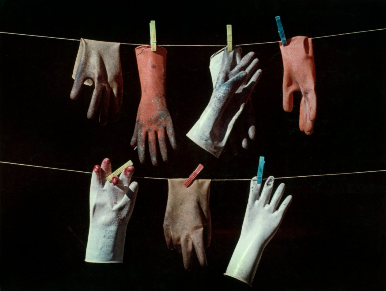 "Guantes". de Vincenzo Balocchi
