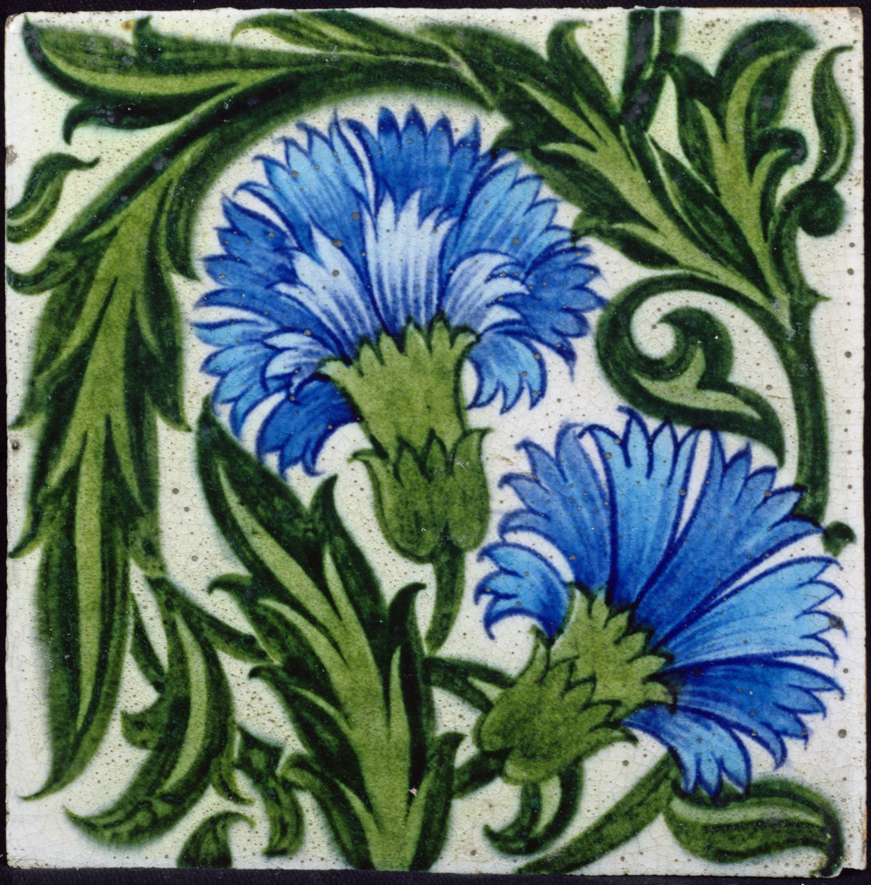 Azulejo con diseño floral de William de Morgan