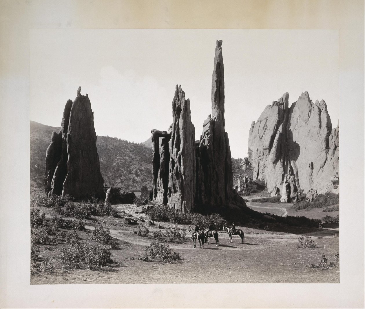 Agujas de la Catedral, Jardín de los Dioses, Colorado de William Henry Jackson