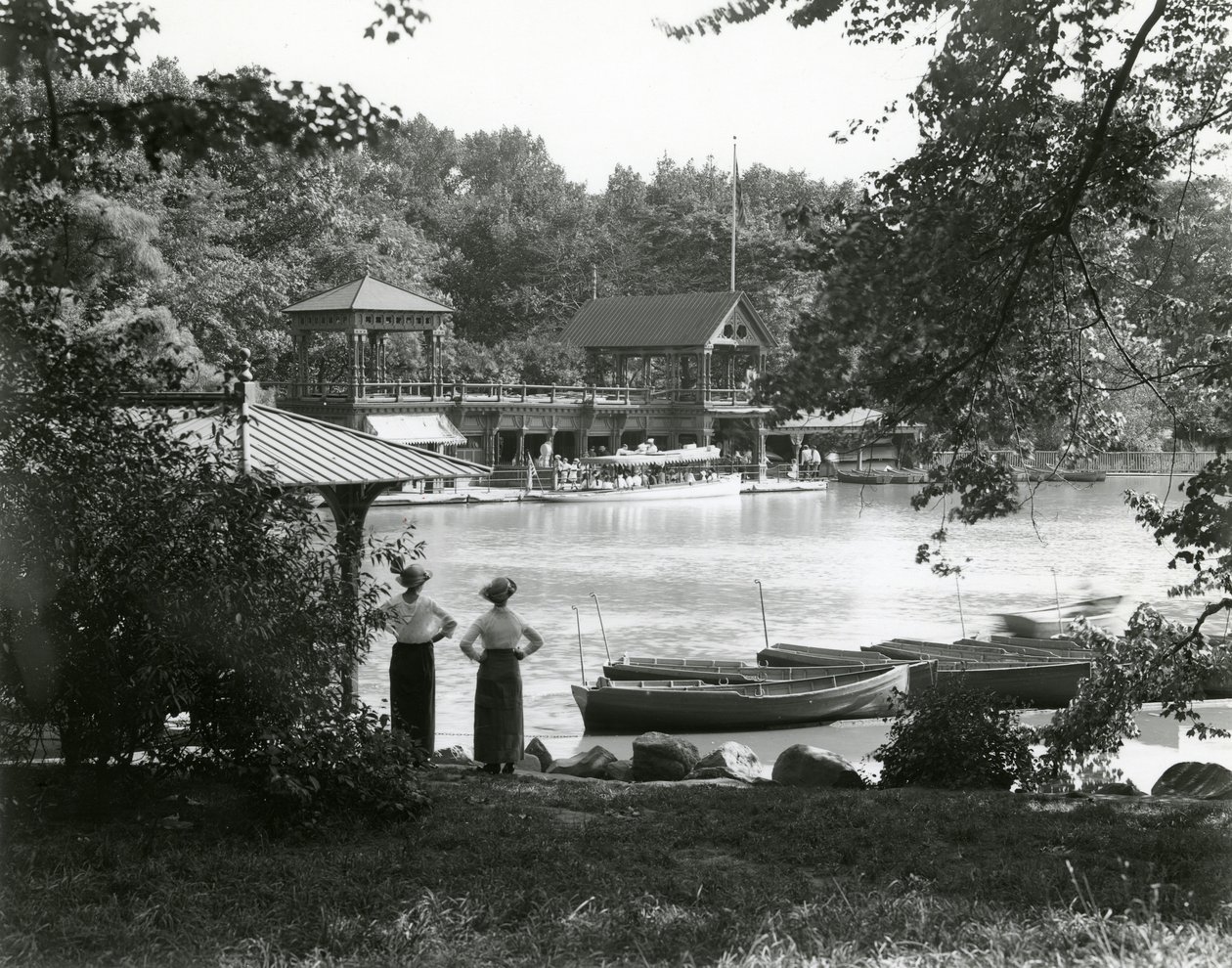 Casa de botes de Central Park, c.1910-21 de William Davis Hassler