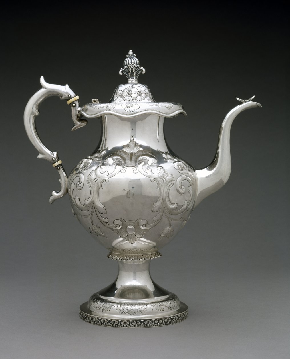 Tetera, c. 1845-1872 de Wood and Hughes (attr.to)