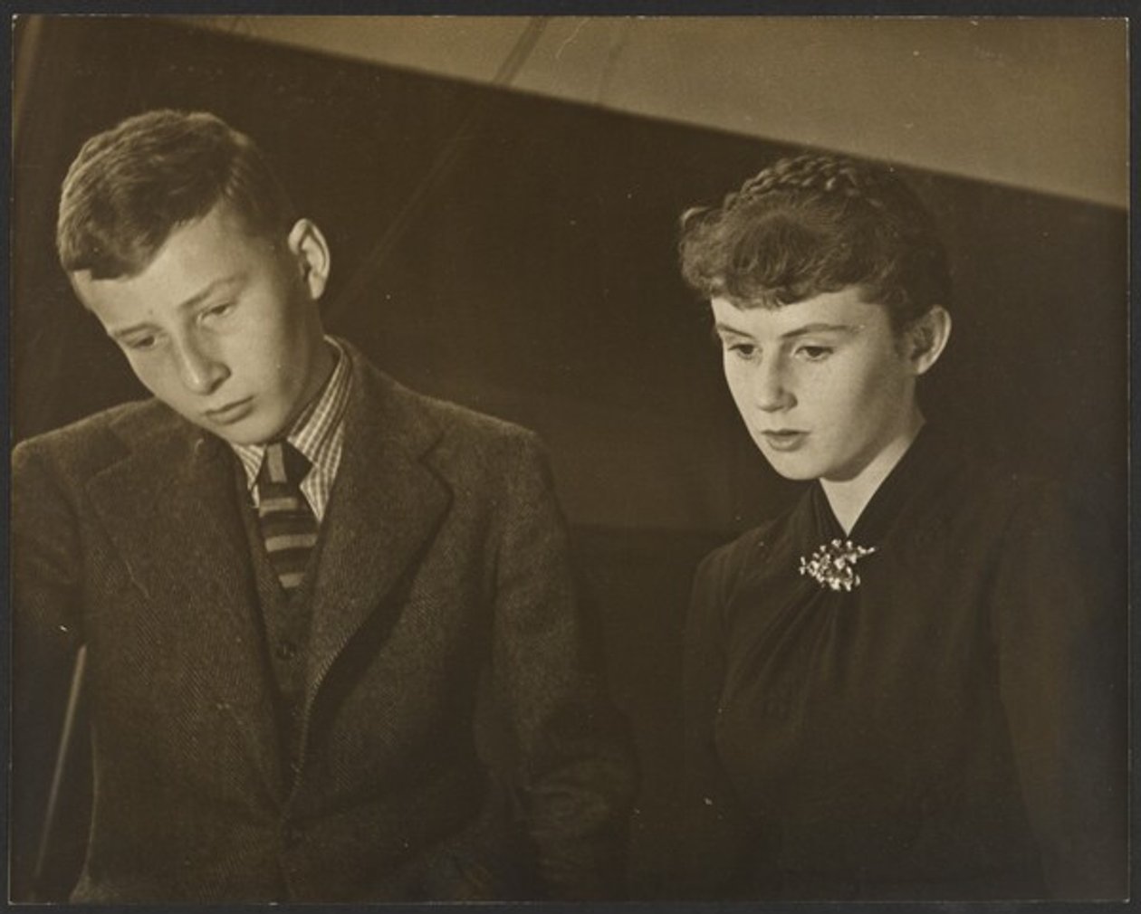 [Sandy y Belinda Brook] de Yasuo Kuniyoshi