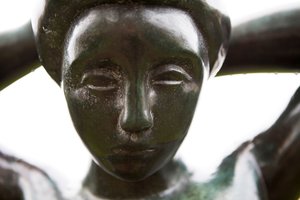 Bañista arreglándose el cabello (detalle), 1930