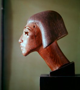Cabeza estilo El-Amarna